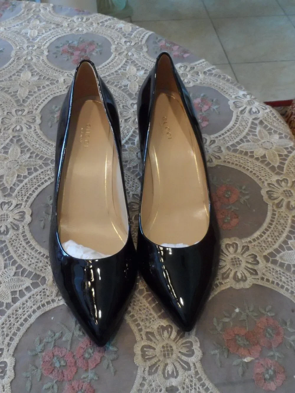 Gucci Black Patent Leather Kitten Heel Pumps Size 39.5B